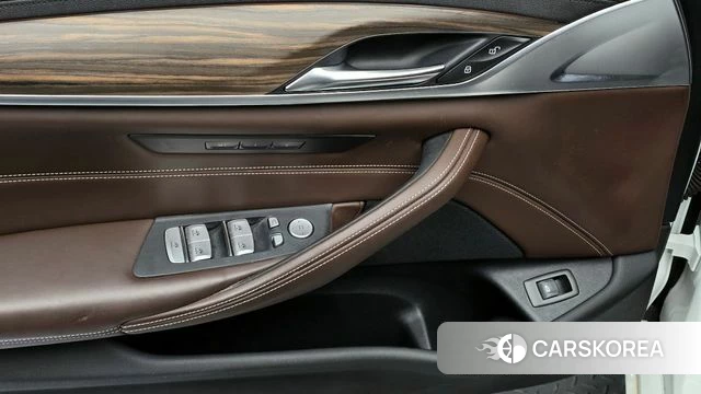 BMW 5 Series (G30) id 3853297 из Кореи 9