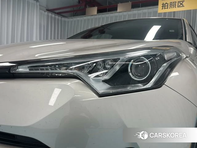 Toyota C-HR id 4221410 из Китая 9