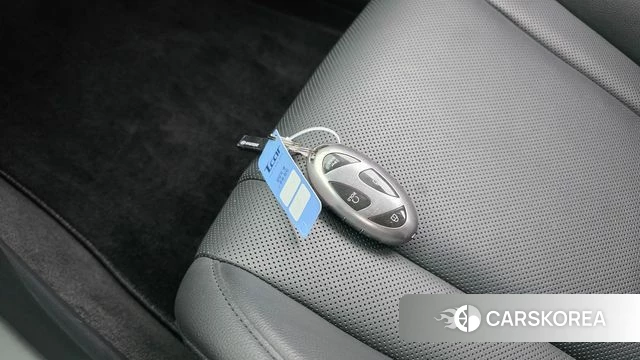 Hyundai Grandeur (GN7) id 4201219 из Кореи 9