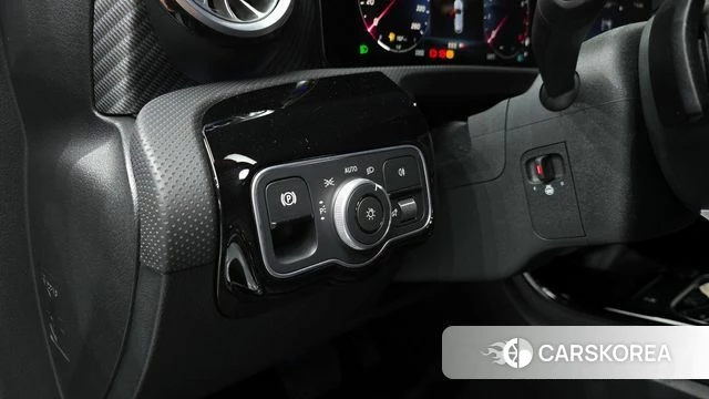 Mercedes-Benz A-Class W177 id 3825848 из Кореи 9