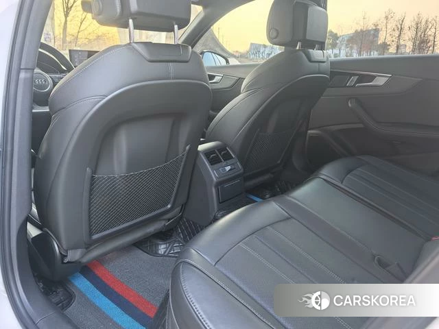 Audi A4L id 4271836 из Китая 9