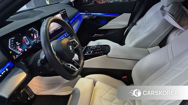 BMW 5 Series (G60) id 3837868 из Кореи 9