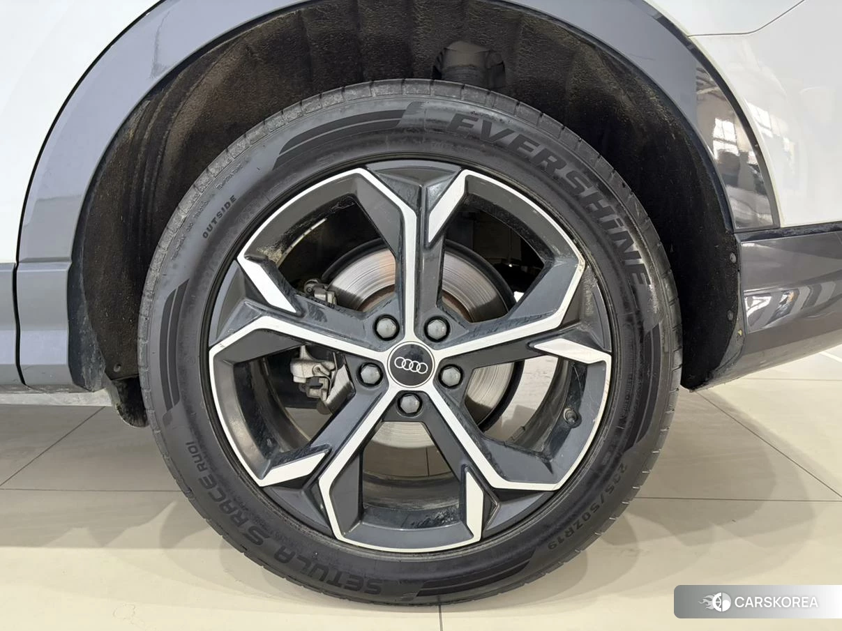 Audi Q3 Sportback id 4426832 из Китая 9
