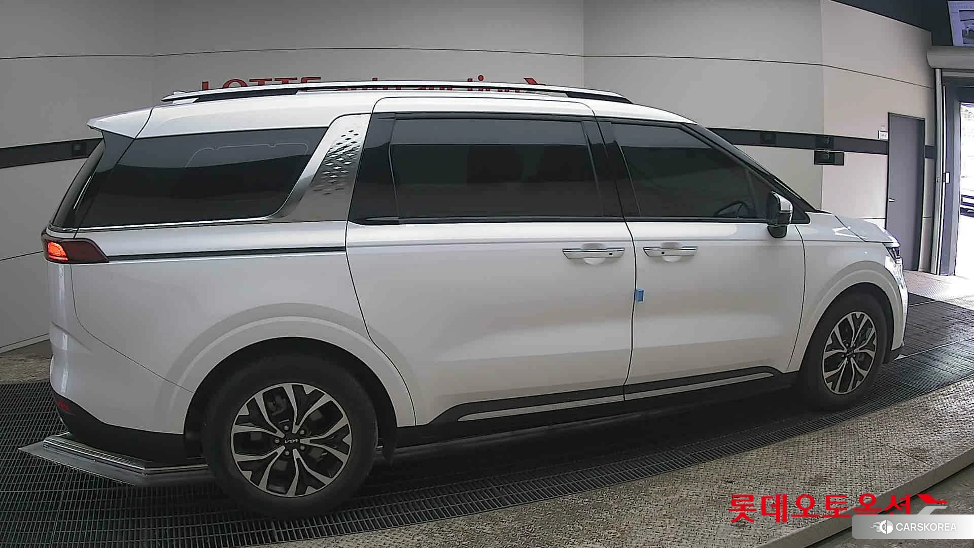 Kia Carnival id 3875767 из Кореи 9