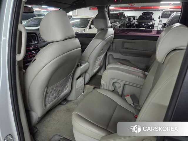 Kia All New Carnival id 4285950 из Кореи 9