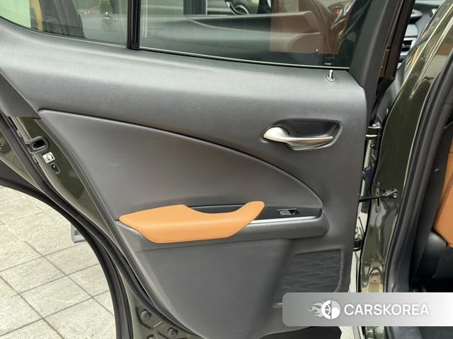 Lexus UX EV id 4274694 из Китая 9