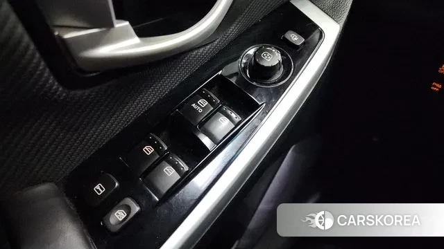 Ssangyong New Style Korando C id 3423616 из Кореи 9