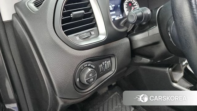 Jeep Renegade id 4294781 из Кореи 9