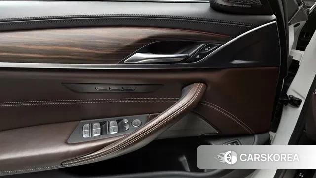 BMW 5 Series (G30) id 3788814 из Кореи 9