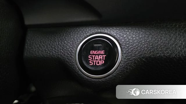 Kia Stonic id 3955630 из Кореи 9