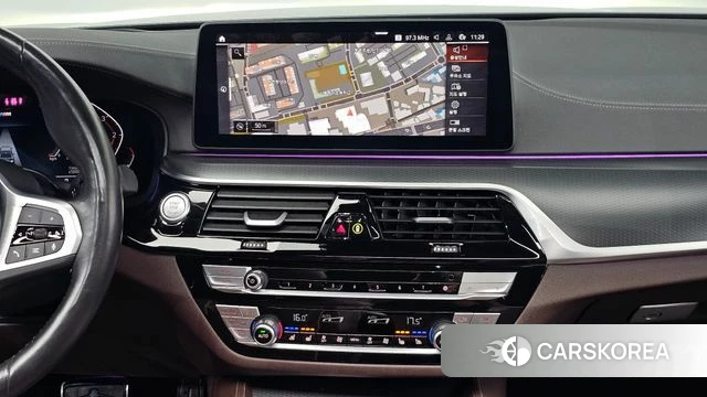 BMW 5 Series (G30) id 4774488 из Кореи 9