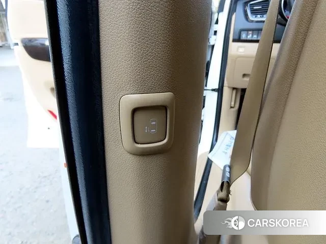 Kia The New Carnival id 3656322 из Кореи 9