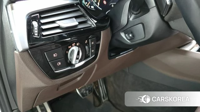 BMW 5 Series (G30) id 4733040 из Кореи 9