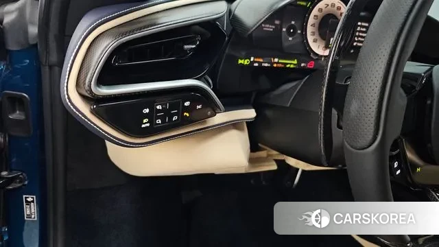 Ferrari 296 GTB id 3016245 из Кореи 9