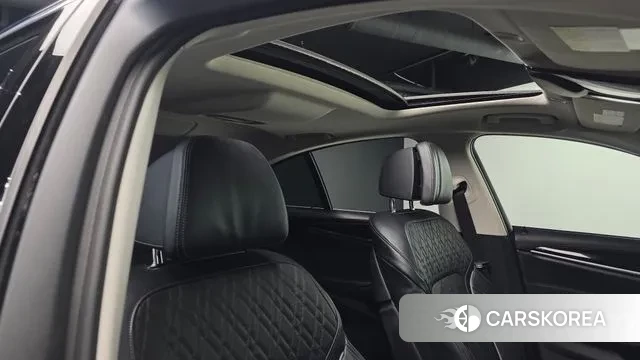 BMW 5 Series (G30) id 3788771 из Кореи 9