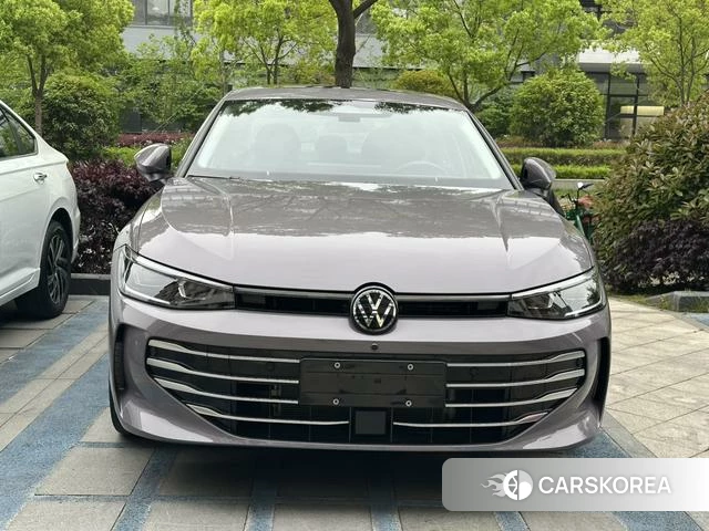 Volkswagen Passat id 4238216 из Китая 9