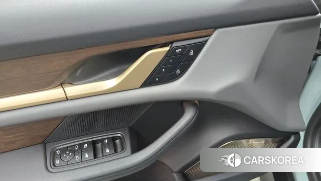 Porsche Taycan id 3471919 из Кореи 9