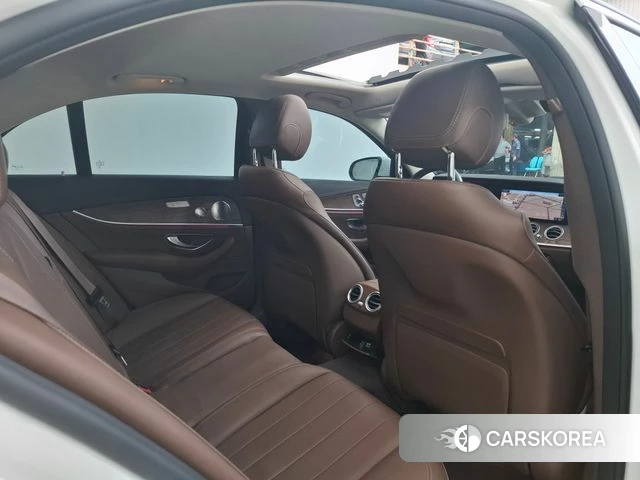 Mercedes-Benz E-Class W213 id 4610383 из Кореи 9