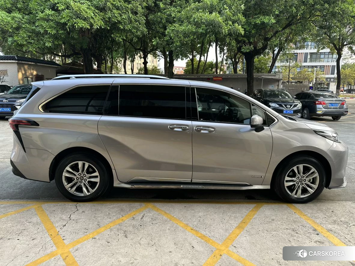 Toyota Saina id 4462065 из Китая 9
