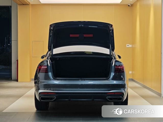 Audi A4L id 4365641 из Китая 9