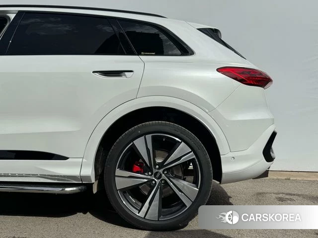 Audi Q5L id 4205717 из Китая 9
