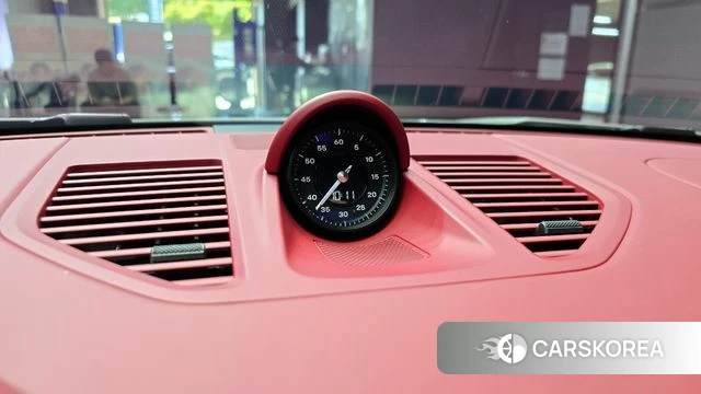 Porsche 911(992) id 4281001 из Кореи 9