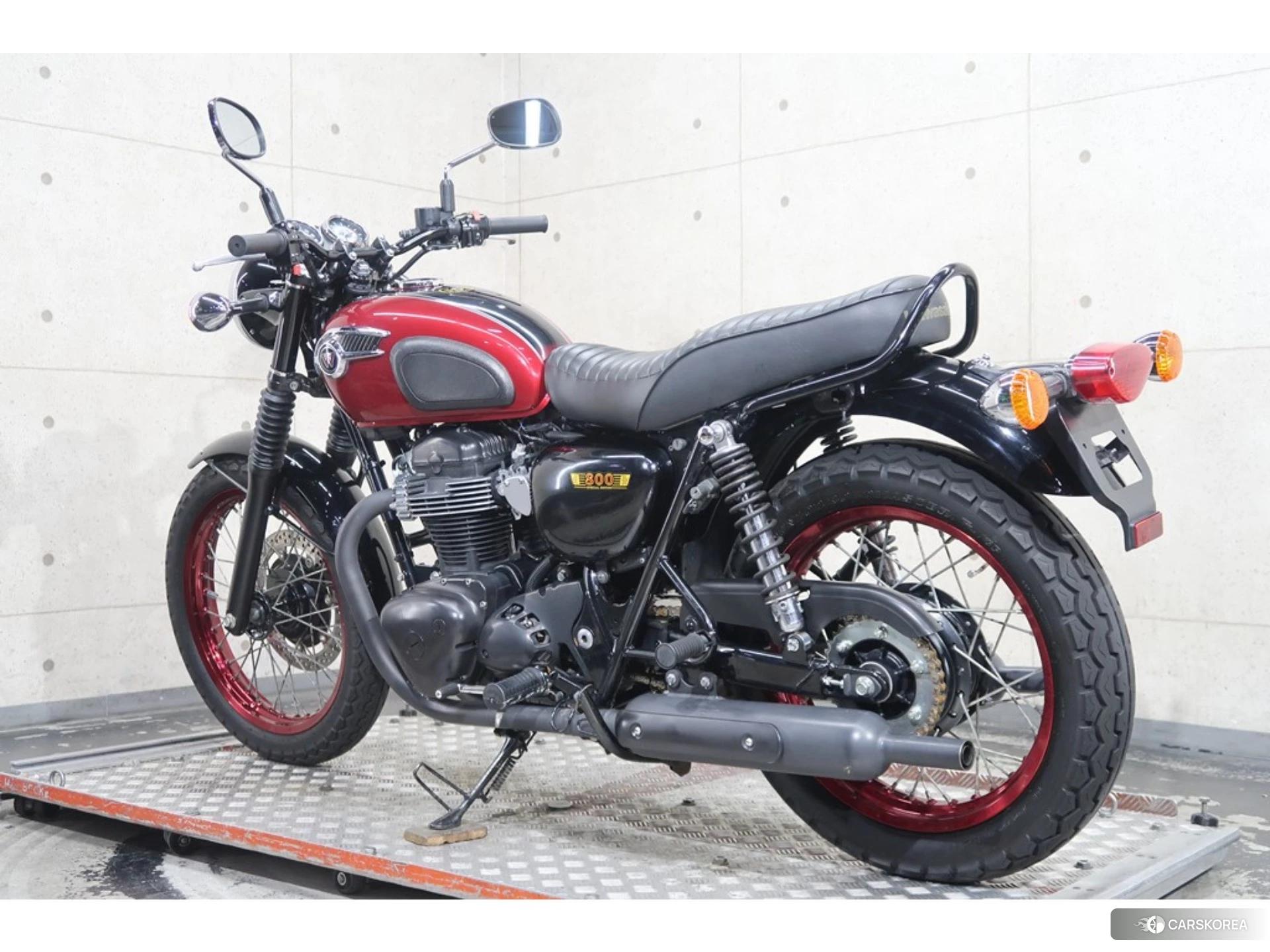 Kawasaki W800 SE id 4185347 из Японии 9