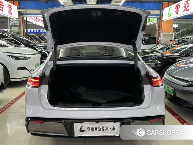 Geely Galaxy Galaxy E8 id 4190498 из Китая 9