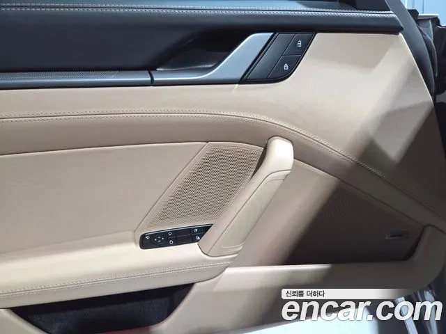 Porsche 911(992) id 2727375 из Кореи 9