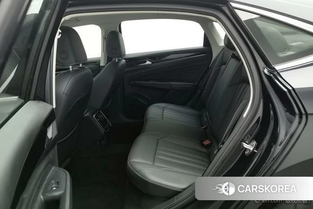 Volkswagen Passat PHEV id 4335209 из Китая 9