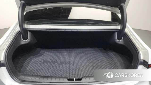 Hyundai Grandeur (GN7) id 3909975 из Кореи 9