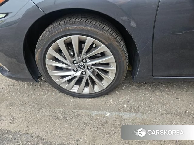 Lexus ES300h 7th generation id 4602607 из Кореи 9