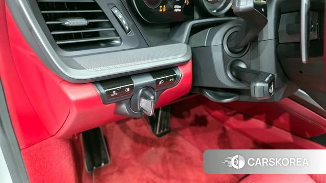 Porsche 911(992) id 4304171 из Кореи 9