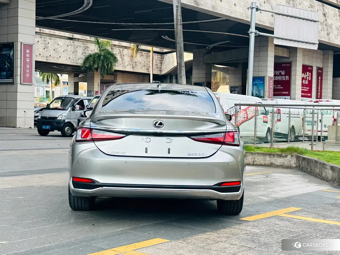 Lexus ES id 4686058 из Китая 10