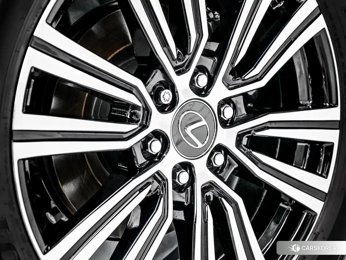Lexus LX id 4679736 из Китая 9
