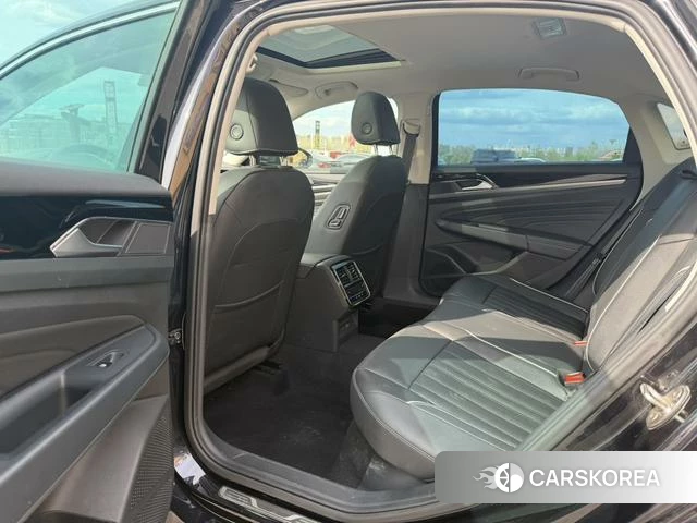 Volkswagen Passat id 4328782 из Китая 9