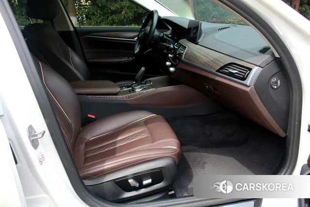 BMW 5 series PHEV id 4212843 из Китая 9