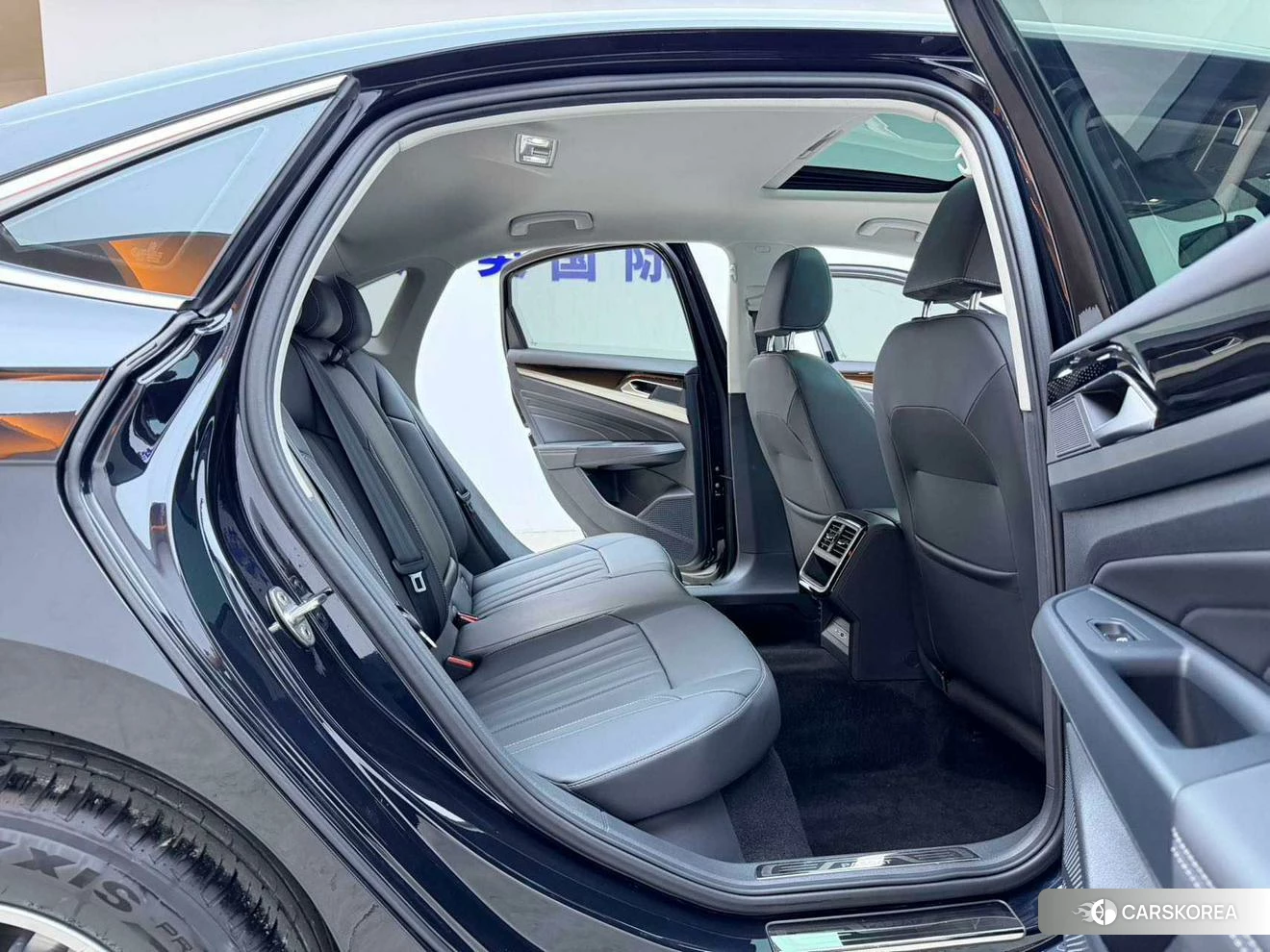 Volkswagen Passat id 4454101 из Китая 9