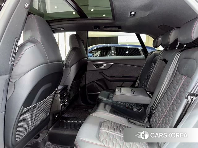 Audi RS Q8 id 4238799 из Китая 9