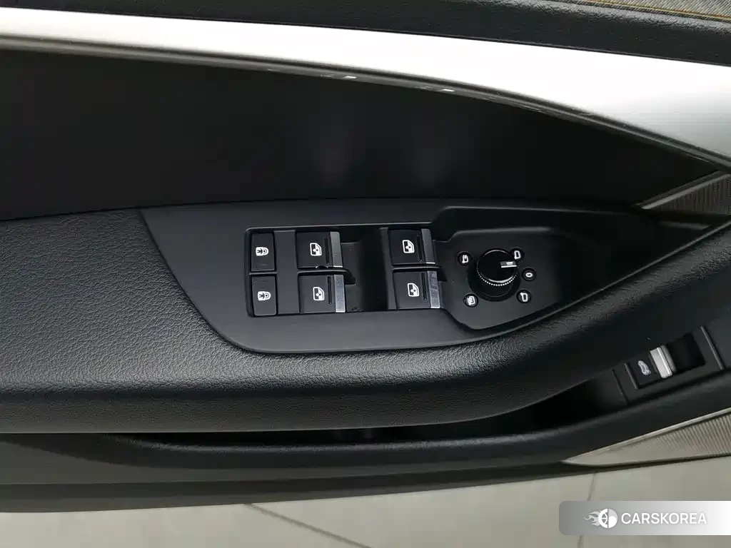 Audi A6L id 4622609 из Китая 9