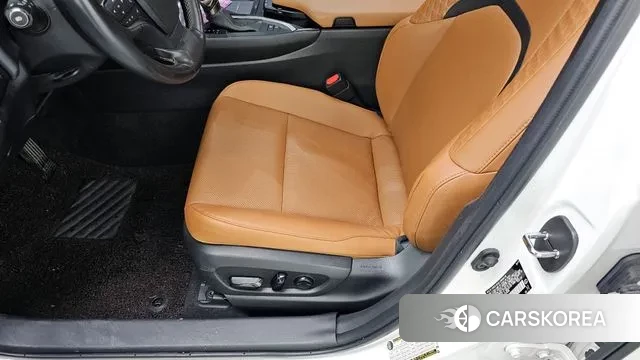 Lexus UX250h id 3013682 из Кореи 9