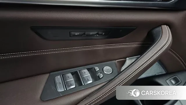 BMW 5 Series (G30) id 3384840 из Кореи 9