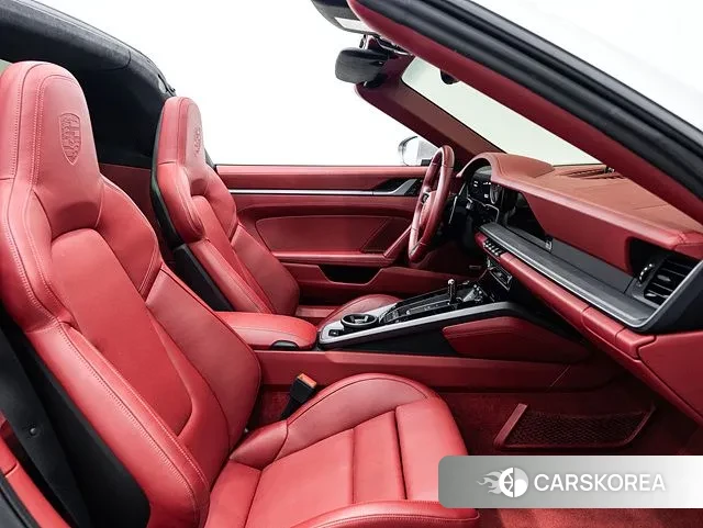 Porsche 911(992) id 3411824 из Кореи 9