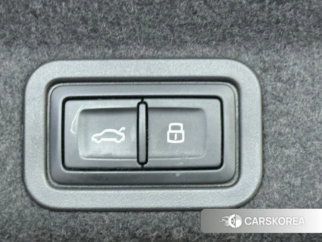 Audi A6L id 4275894 из Китая 9