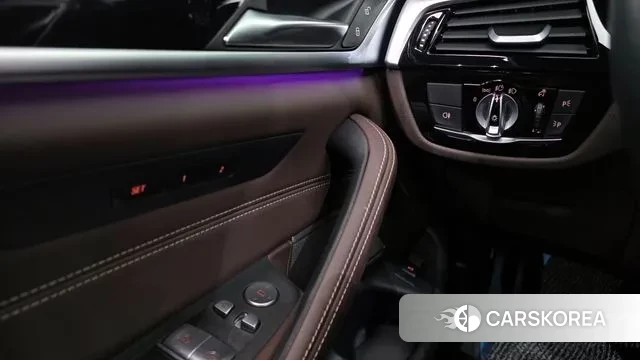 BMW 5 Series (G30) id 3770623 из Кореи 9