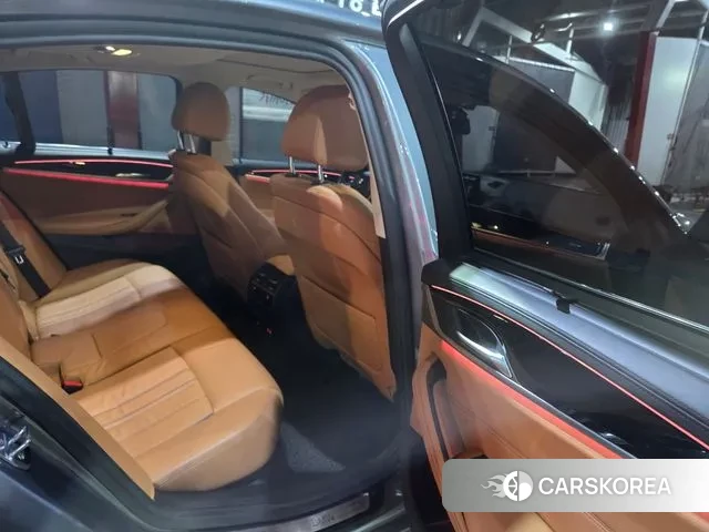 BMW 5 Series (G30) id 3428970 из Кореи 9