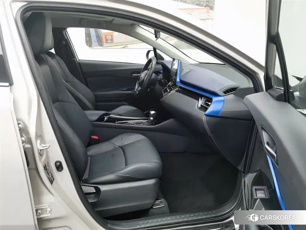 Toyota C-HR id 4570348 из Китая 9