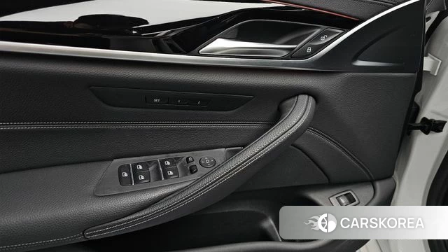 BMW 5 Series (G30) id 3861238 из Кореи 9