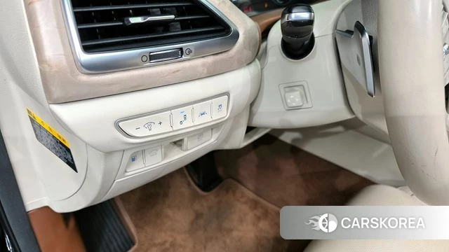 Genesis G90 id 4294575 из Кореи 9
