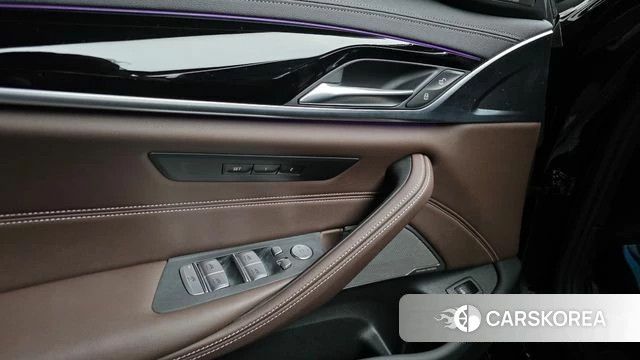 BMW 5 Series (G30) id 3843019 из Кореи 9